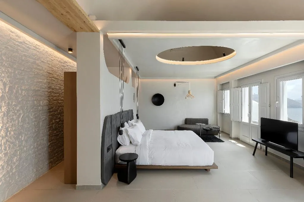 SUITE SEA VIEW WITH PRIVATE POOL Room, Hom Santorini, Santorini