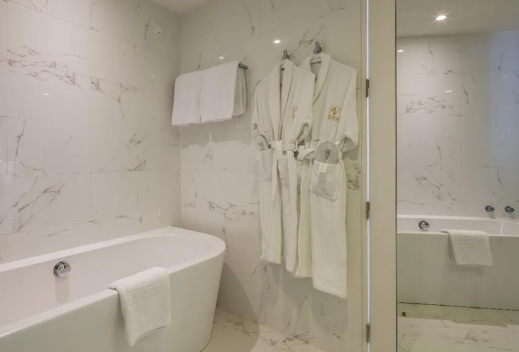 JUNIOR SUITE STANDARD Room, Vincci Porto, Porto