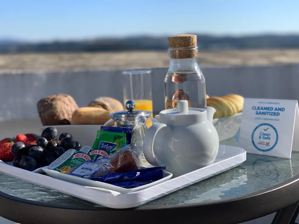 Terrace, Penedo Da Saudade Suites & Hostel, Porto