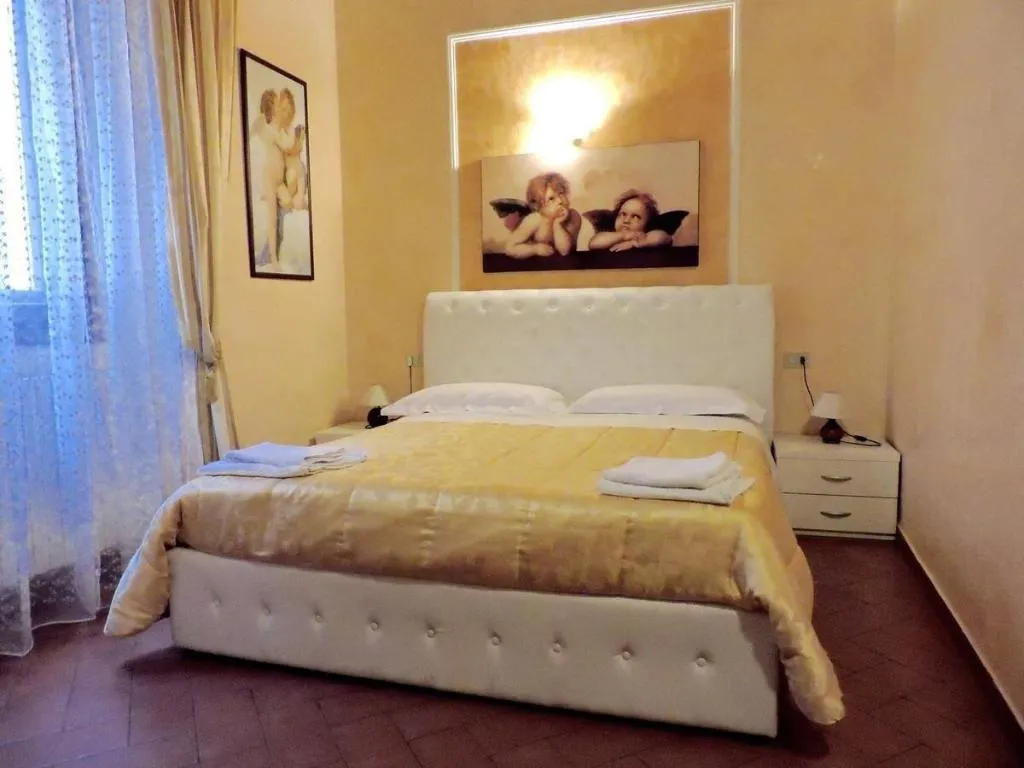 Room, Katti House, Florence