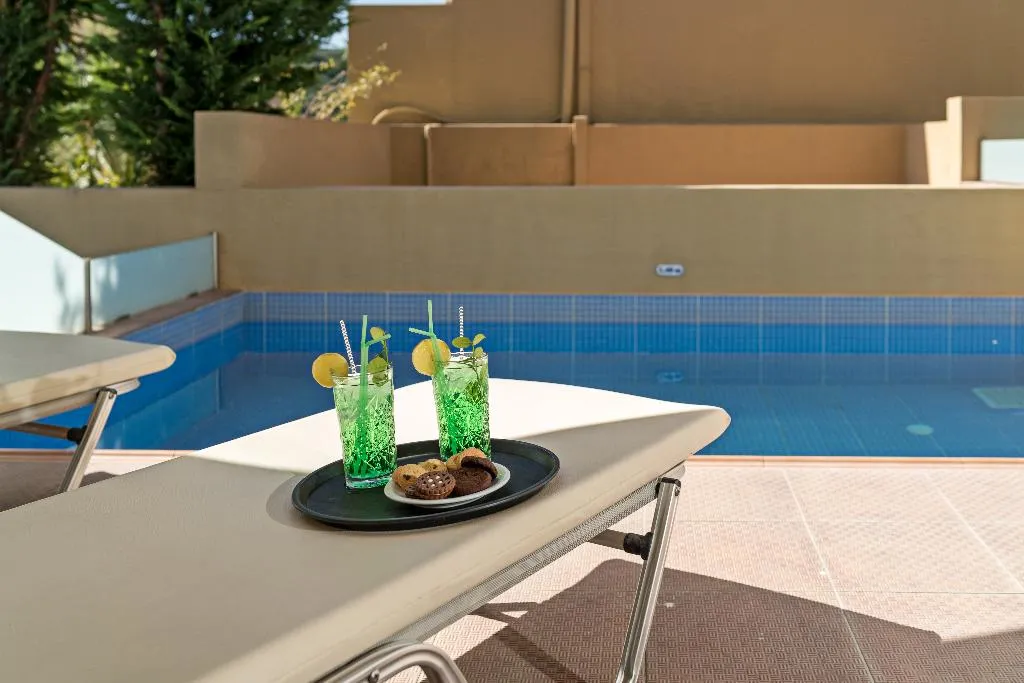 SUITE WITH PRIVATE POOL Room, RG Village Crete, Crete