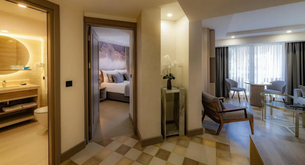 Room, Samara, Bodrum