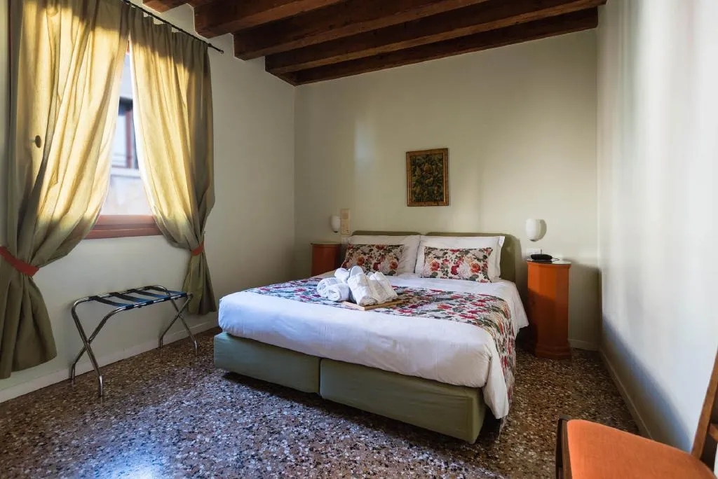 DOUBLE STANDARD Room, Locanda Ai Santi Apostoli, Venice