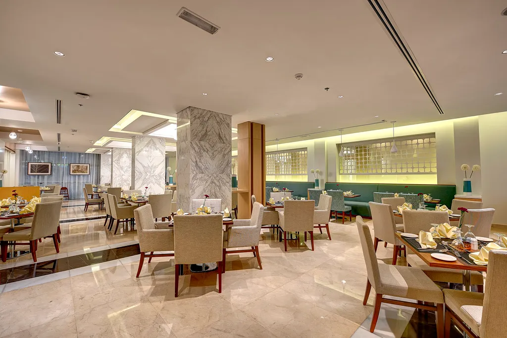 Restaurant, Royal Continental Hotel, Dubai