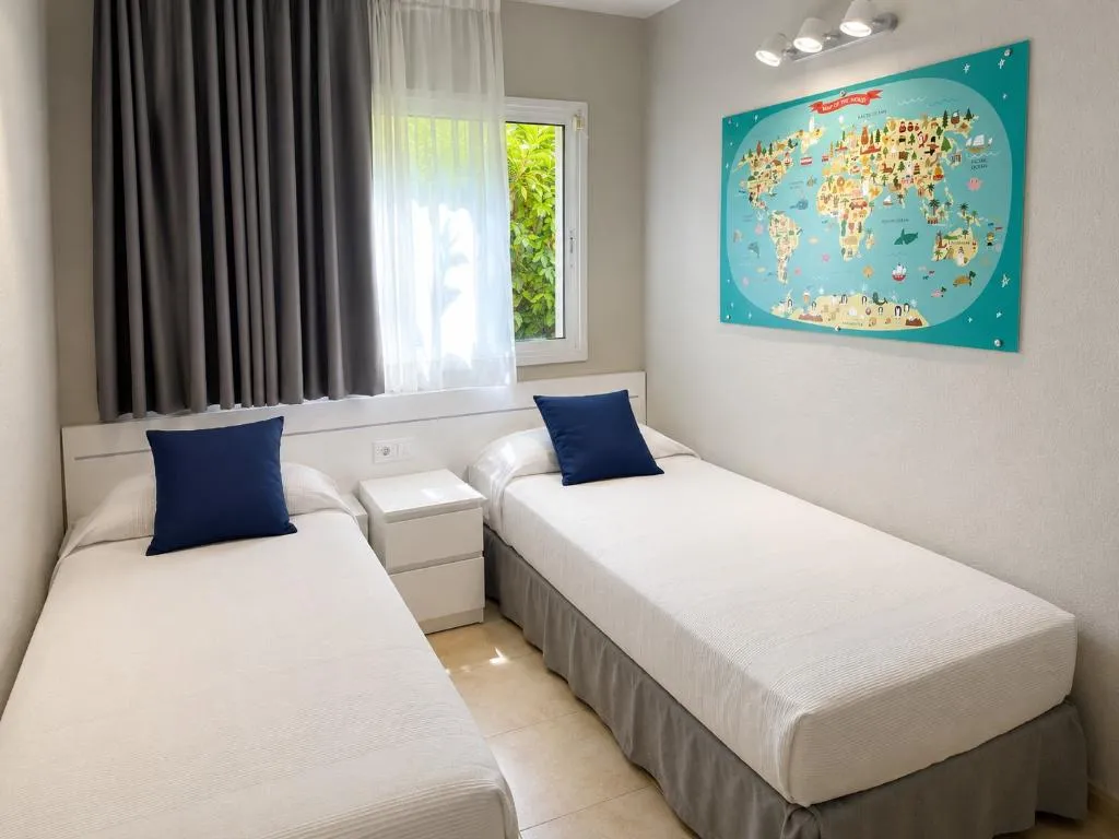 APARTMENT TWO BEDROOMS Room, SunClub Salou, Costa Dorada