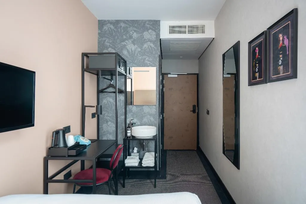 DOUBLE BASIC Room, Krisotel, Amsterdam