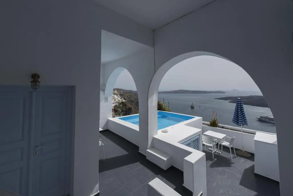 Sports and Entertainment, Kastro Suites, Santorini