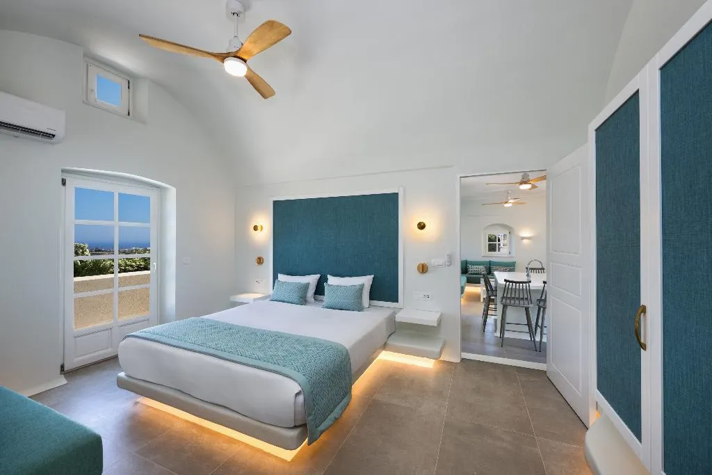 VILLA THREE BEDROOMS WITH PRIVATE POOL Room, Sienna Eco Resort, Santorini