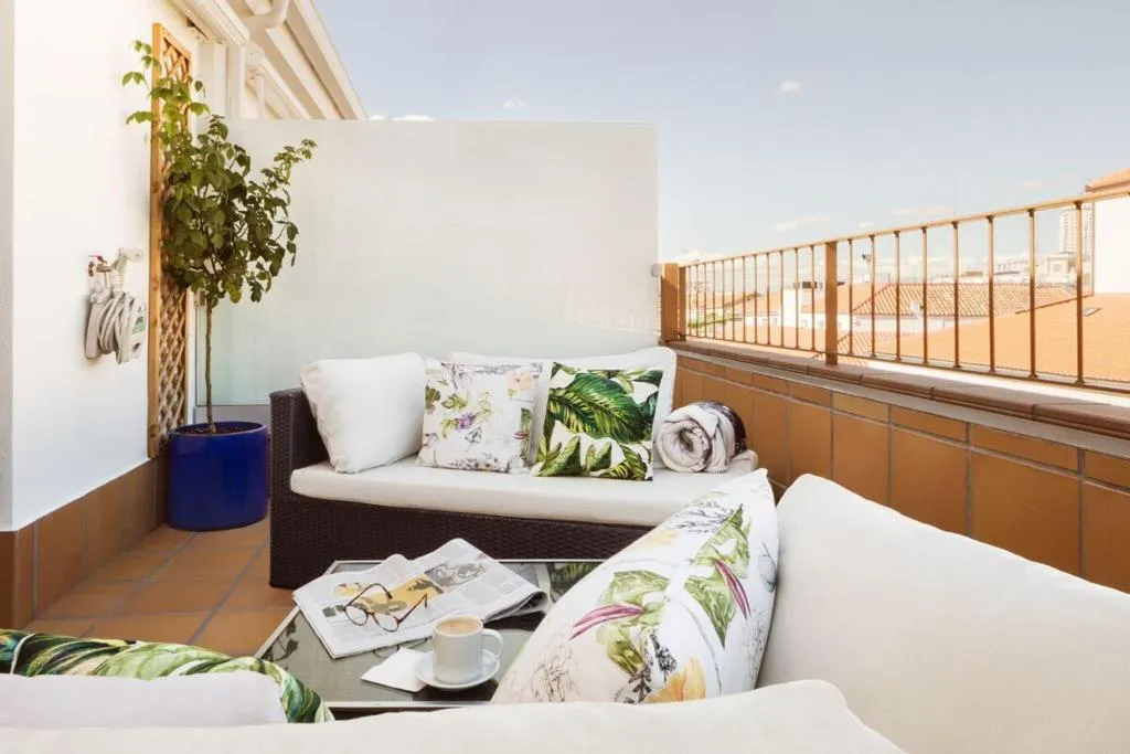 TWIN WITH TERRACE Room, Francisco I, Madrid