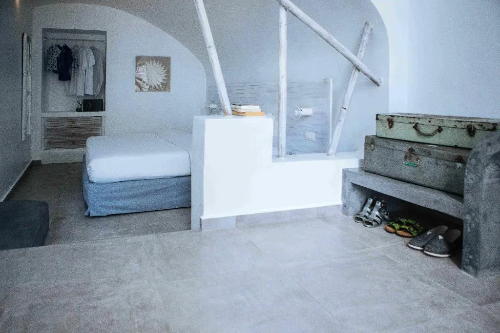 QUADRUPLE THREE BEDS Room, The Museum Project Oia, Santorini