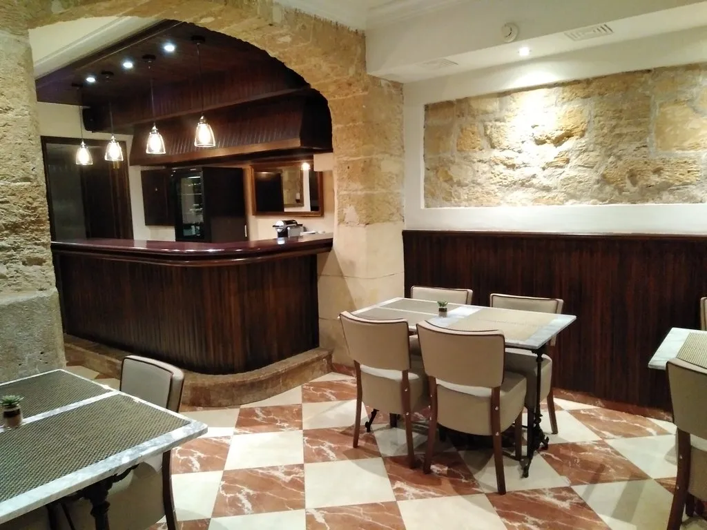 Bar, Born, Majorca