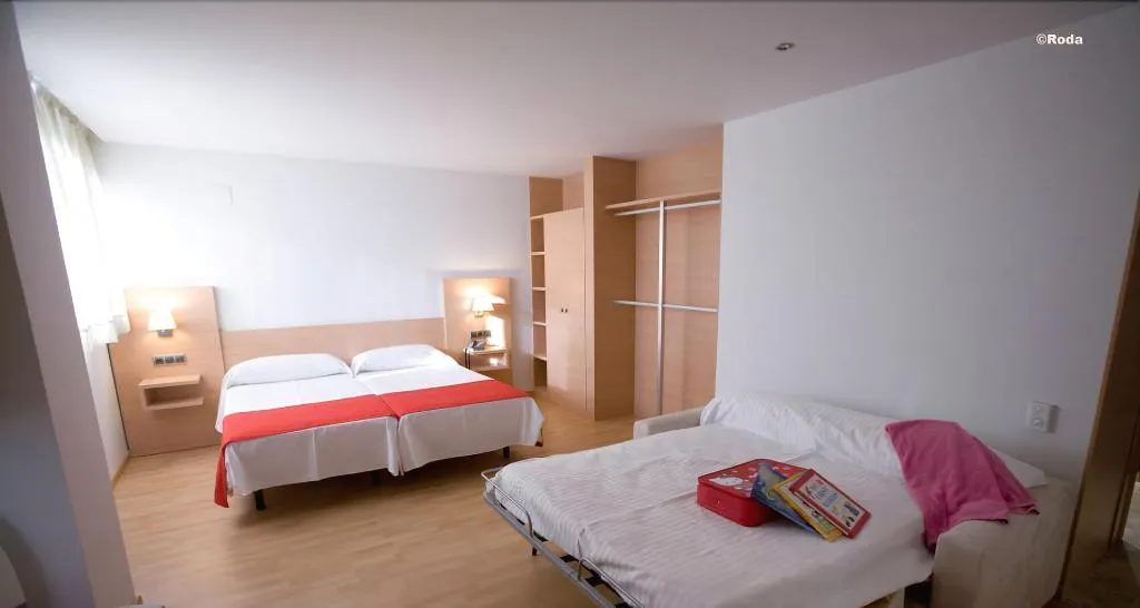 Room, Bag, Valencia