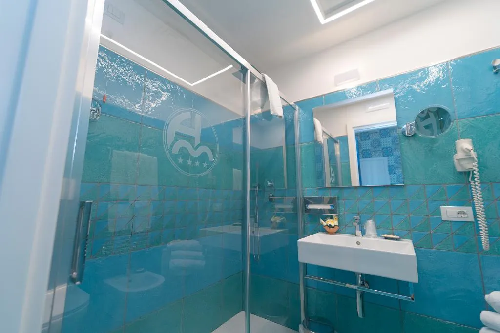 TRIPLE SUPERIOR Room, Hotel Miramare, Naples