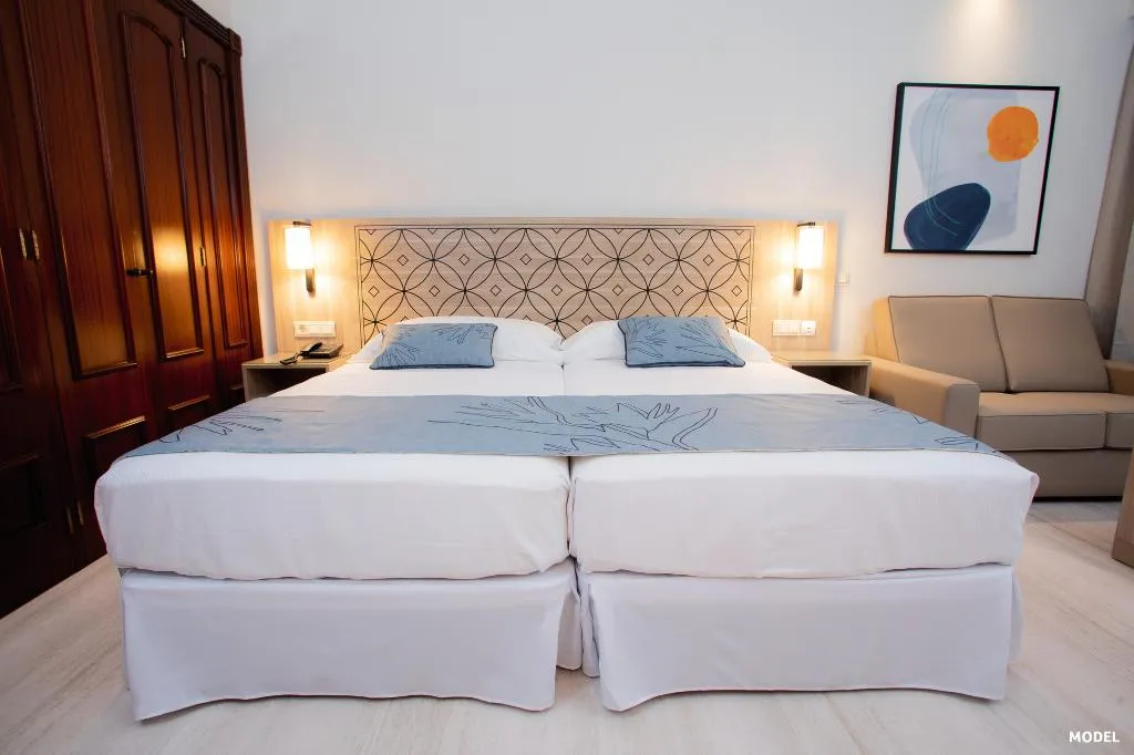 Double or Twin SIDE SEA VIEW Room, Hotel Riu Madeira - All Inclusive, Madeira