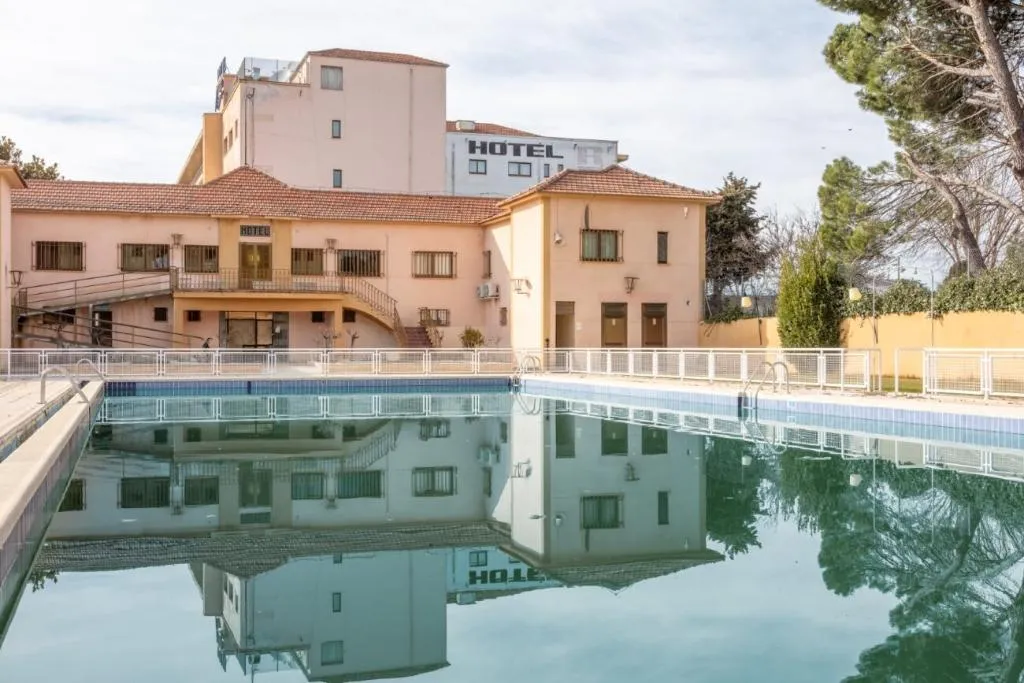 Pool, Crisol Regio, Madrid
