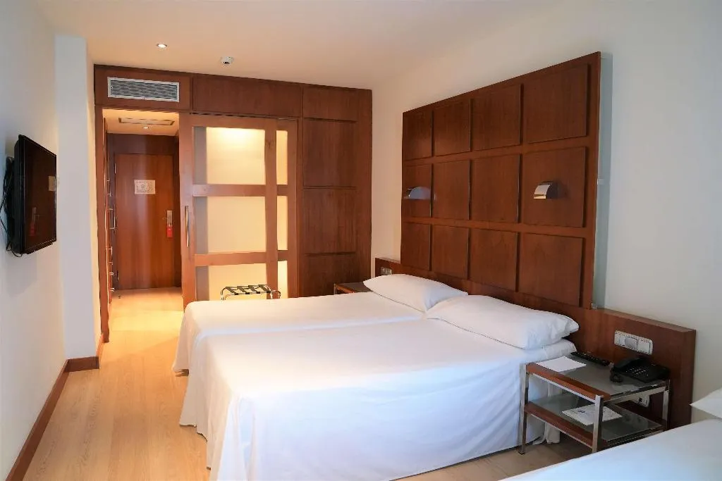 Room, Port Valencia Azafata, Valencia
