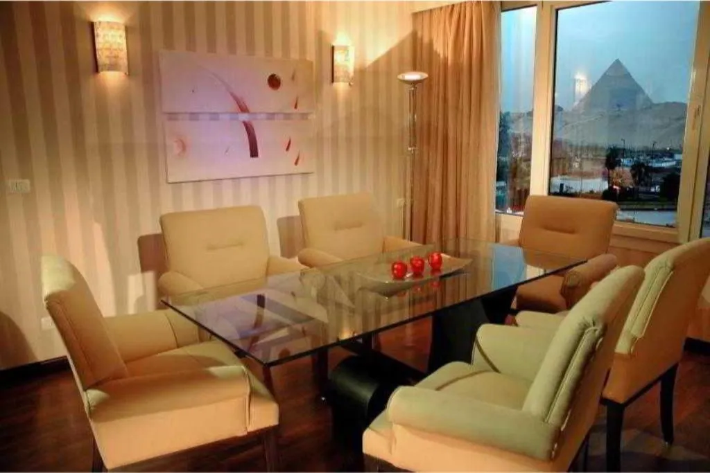 Room, Le Meridien Pyramids, Cairo