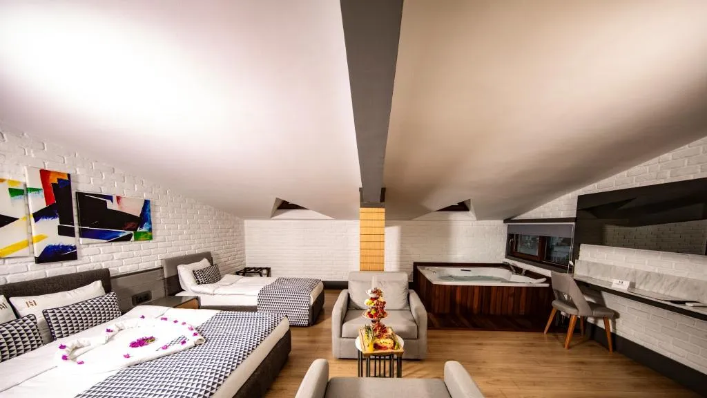 SUITE WITH JACUZZI Room, Laren Family Hotel & Spa, Antalya