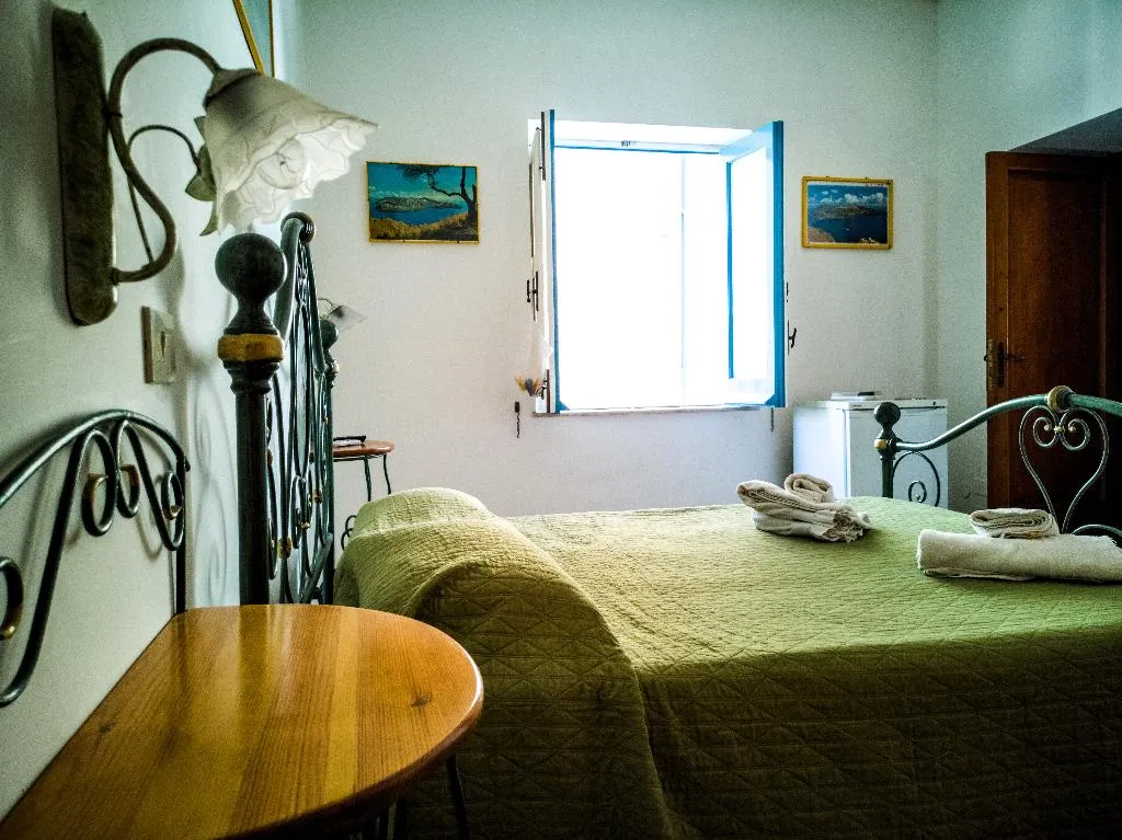 DOUBLE CAPACITY 2 ONE BEDROOM Room, Casa Vittorio, Catania