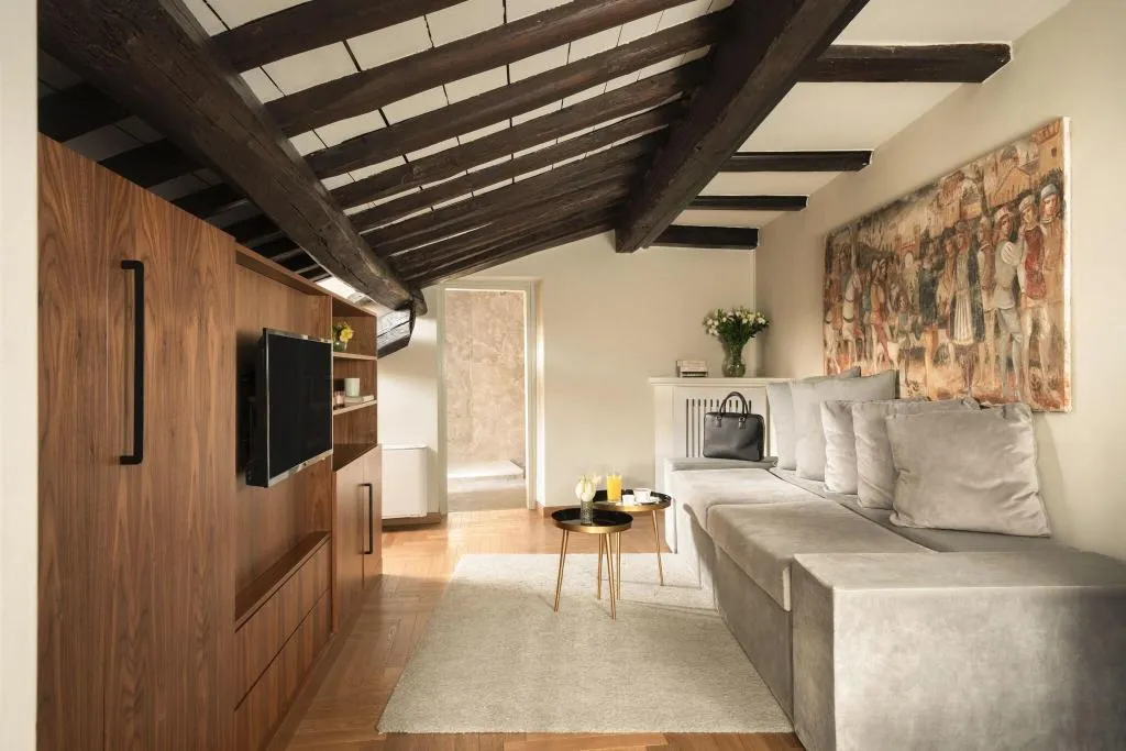 Room, Antico Albergo del Sole al Pantheon, Rome