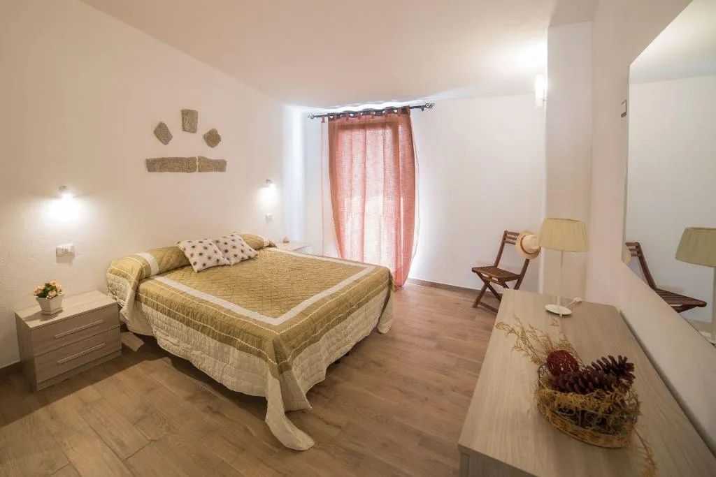 Room, Domus Olbia Inn, Olbia