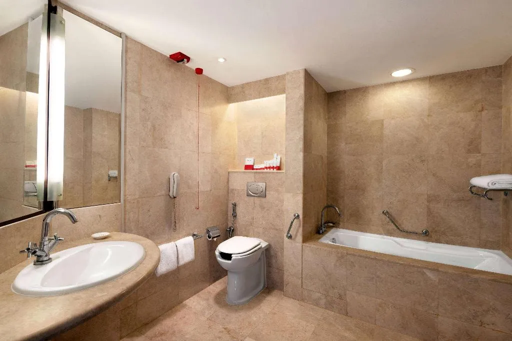 Room, Ramada Plaza by Wyndham Dubai Deira, Dubai