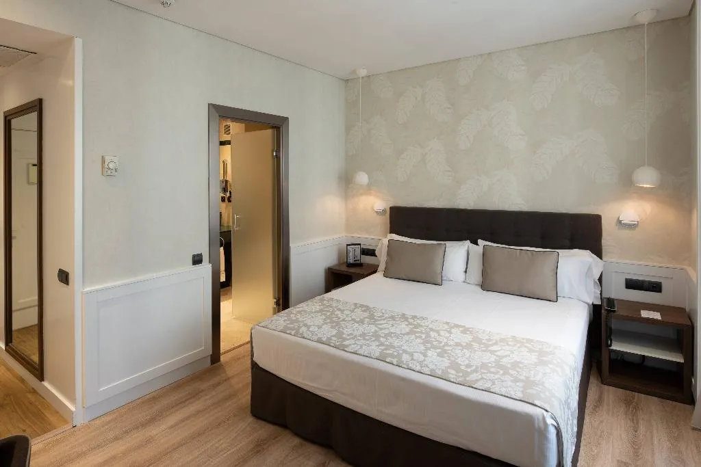 Double or Twin STANDARD Room, Catalonia Puerta del Sol, Madrid