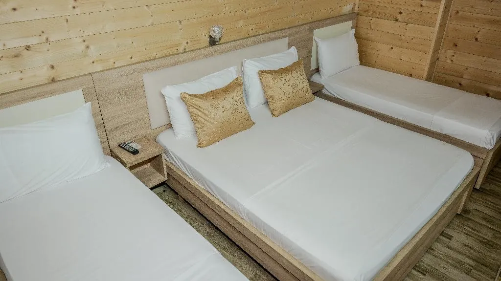 QUADRUPLE basement Room, Dolanit Hotels Vila E Drurit, Durres