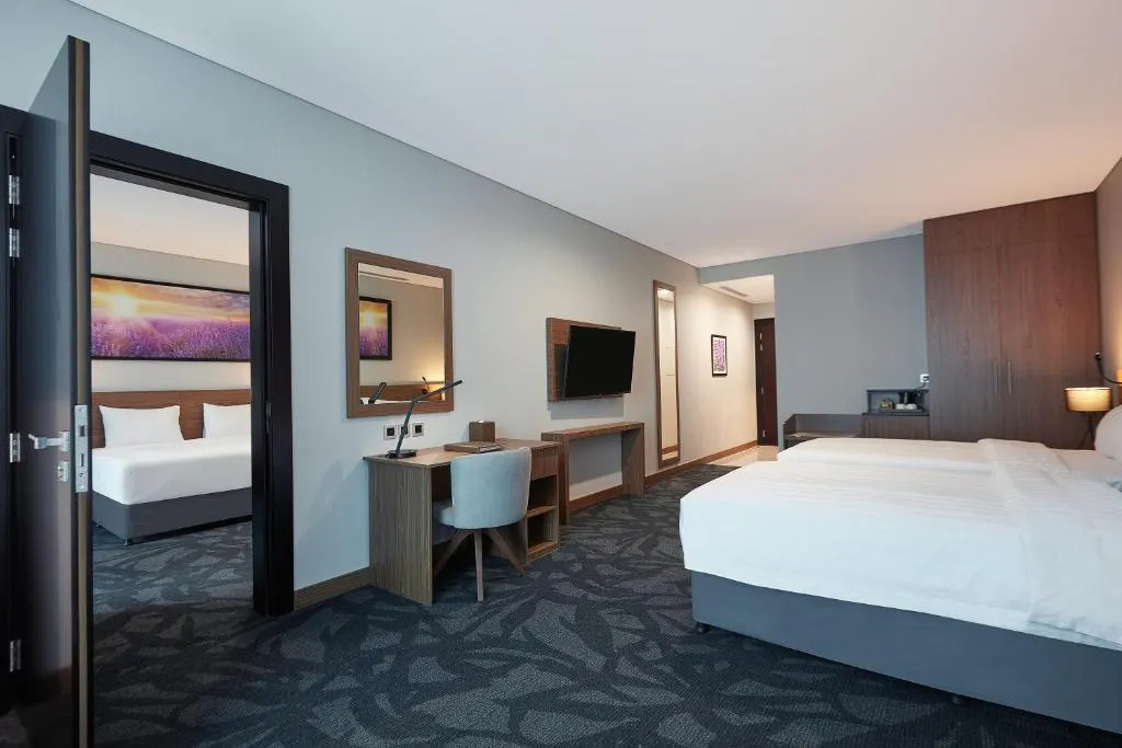 Double or Twin DELUXE Room, Park Regis Business Bay Dubai Hotel, Dubai