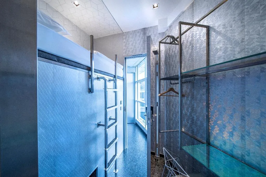 SINGLE BASIC Room, Diamond Capsule Hotel Amsterdam South, Amsterdam