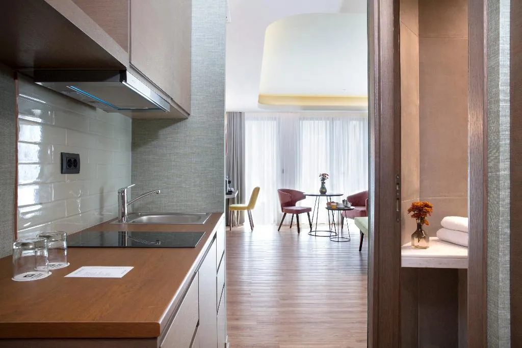 SUITE EXECUTIVE Room, ZEUS Essence Wyndham Athens Residence, Athens