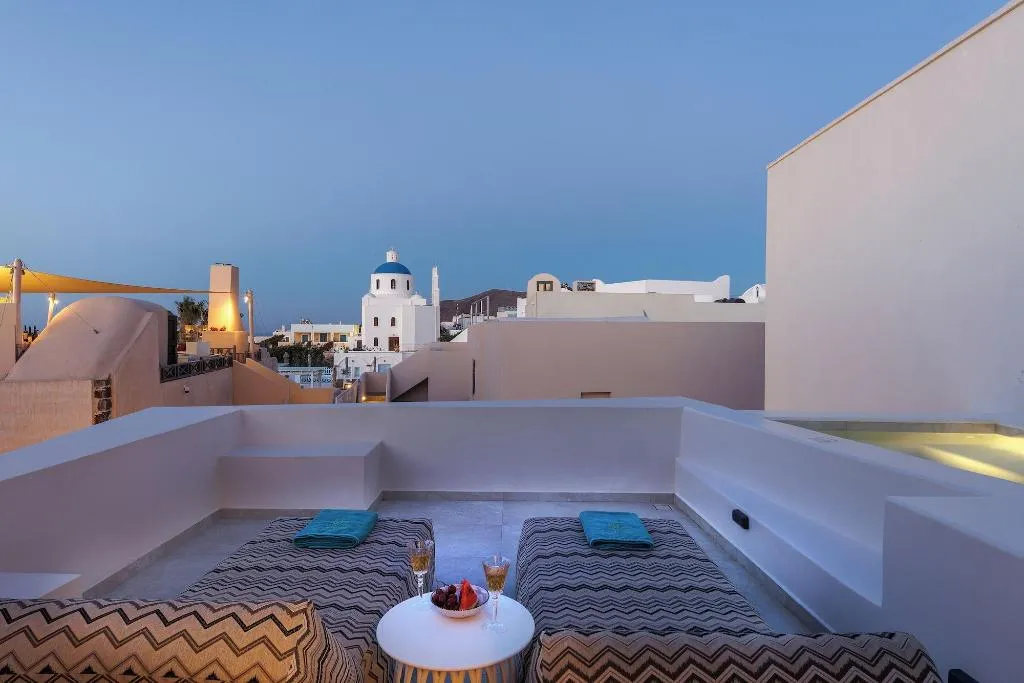 General view, La Madeleine Oia, Santorini
