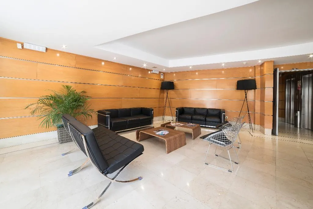 Lobby, Infanta Mercedes, Madrid