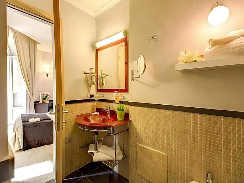 Room, Le Petit, Rome