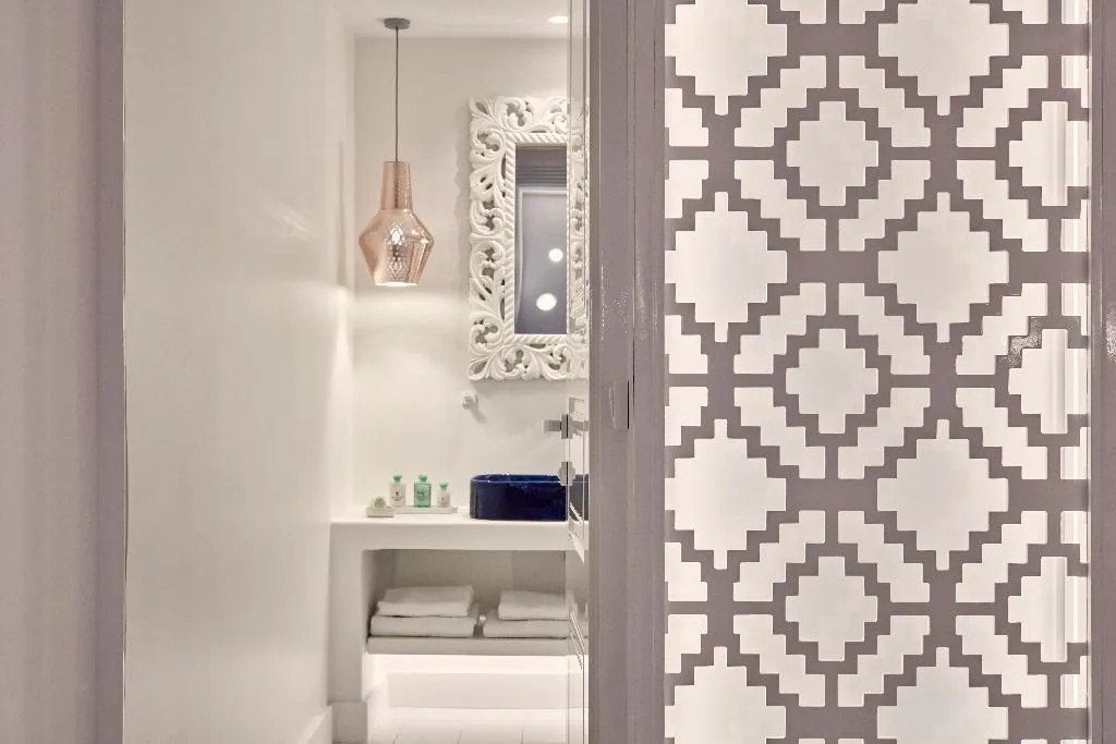 JUNIOR SUITE WITH JACUZZI Room, Katikies Mykonos - The Leading Hotels Of The World, Mykonos