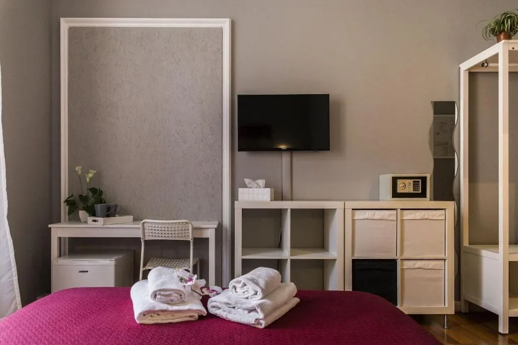Room, Dulcis In Fundo, Rome