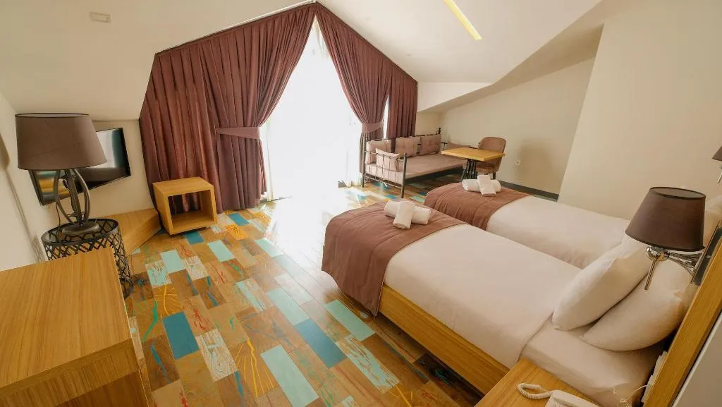 Room, Alesta Midtown, Dalaman