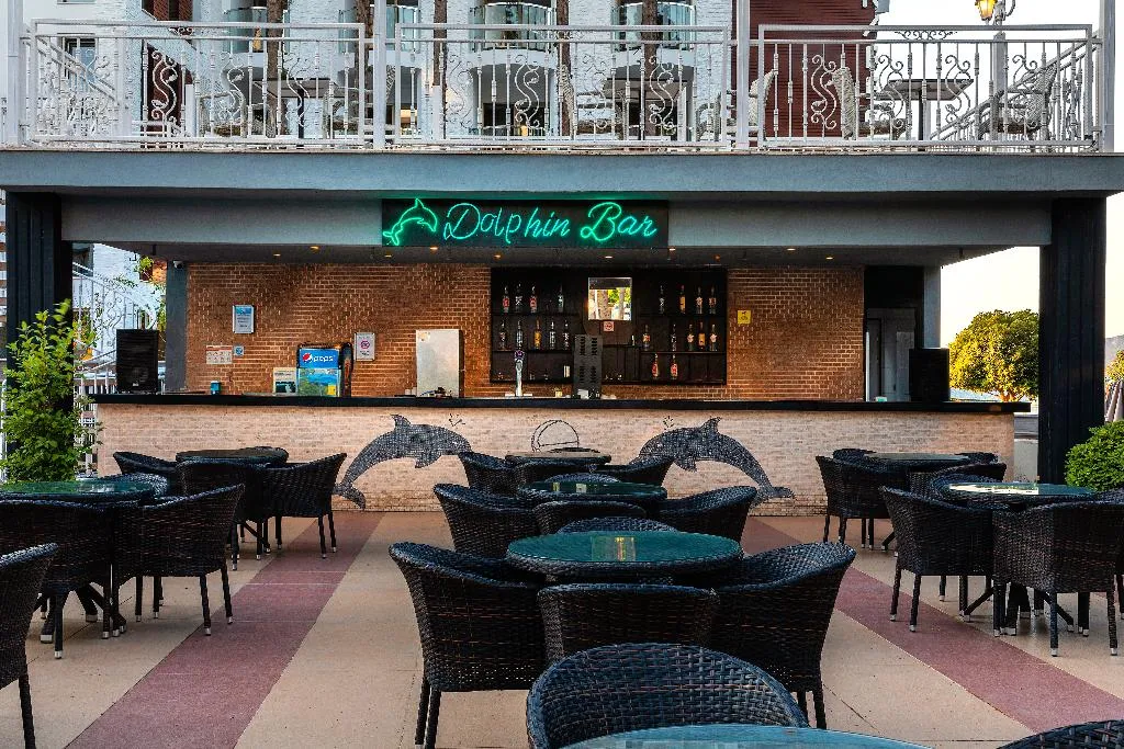 Bar, Kayamaris, Dalaman