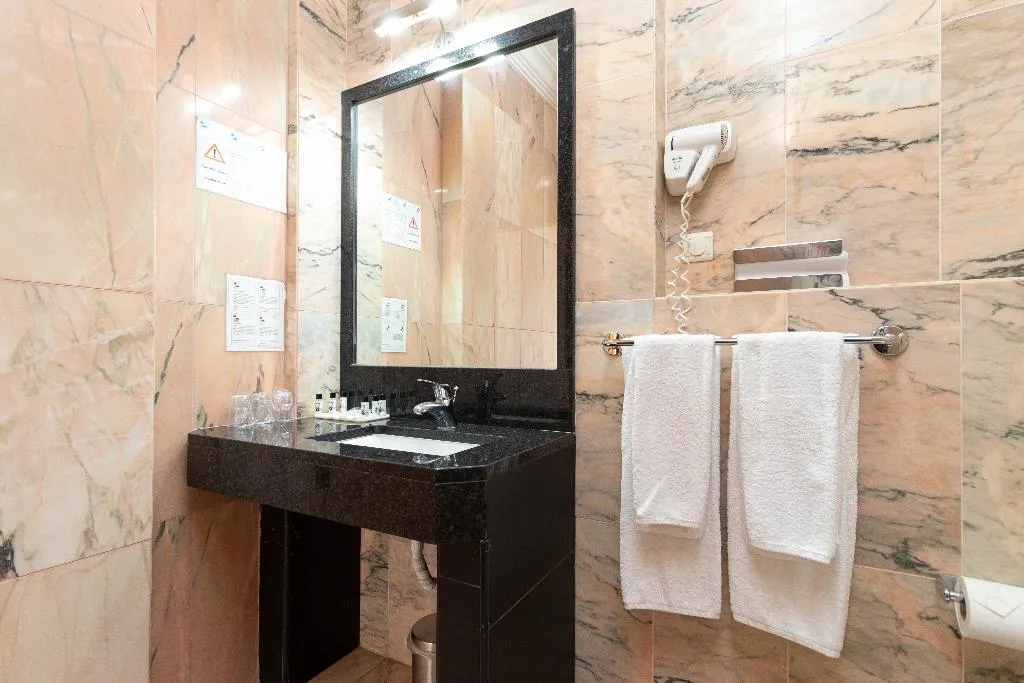 TRIPLE PARTIAL OCEAN VIEW Room, Hotel Maritur - Adults Only by Pierre & Vacances, Algarve