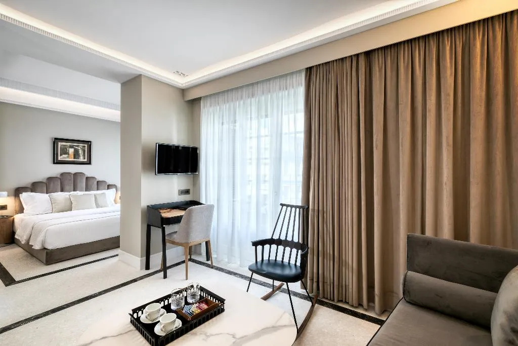 SUITE STANDARD Room, Athenian Foss, Athens