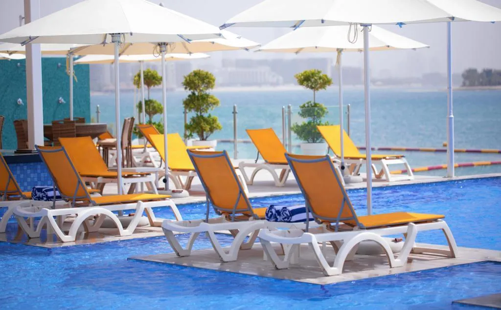 Beach, C Central Resort The Palm Dubai, Dubai
