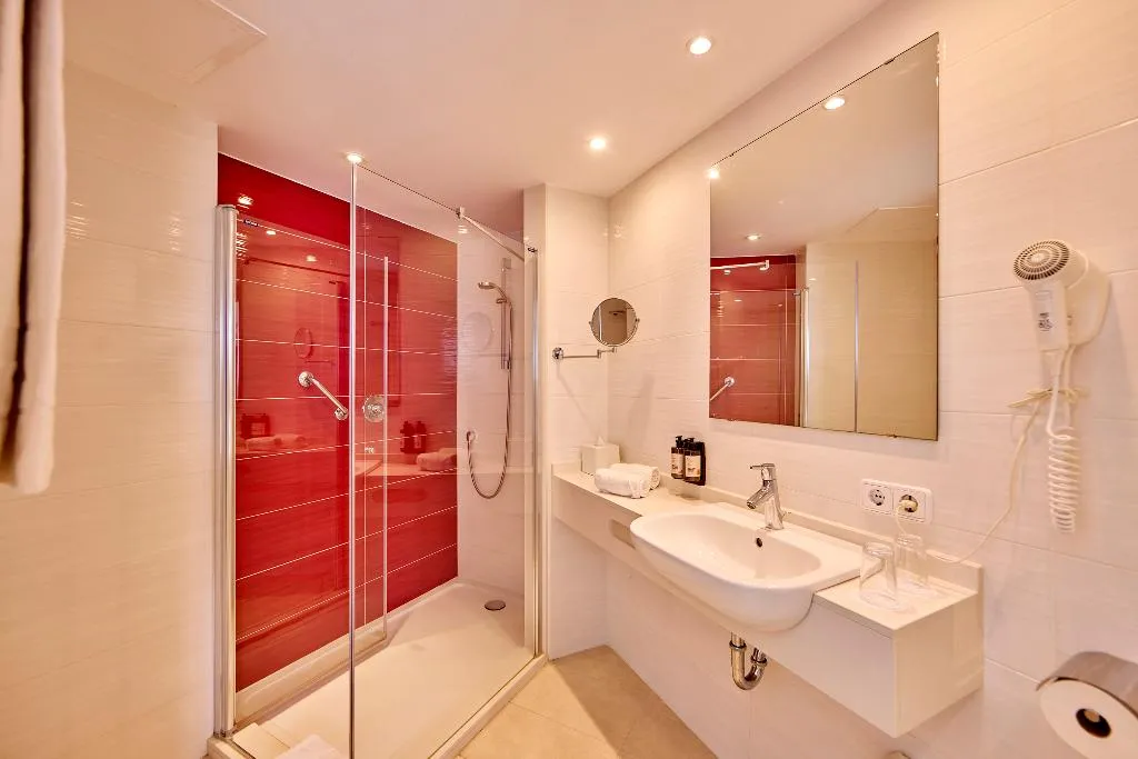 FAMILY ROOM STANDARD Room, Universal Hotel Perla, Majorca