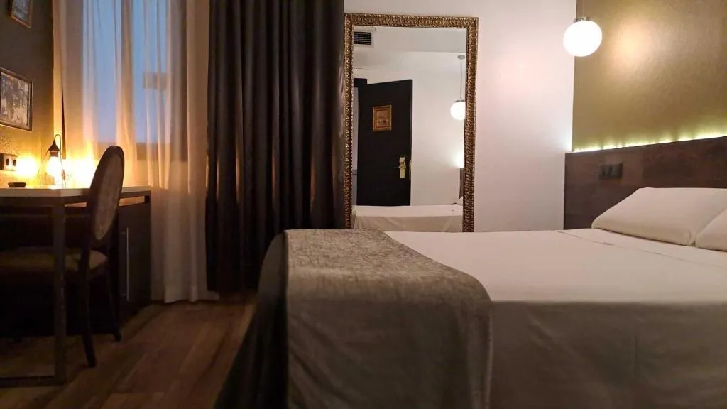 Room, Moderno, Barcelona