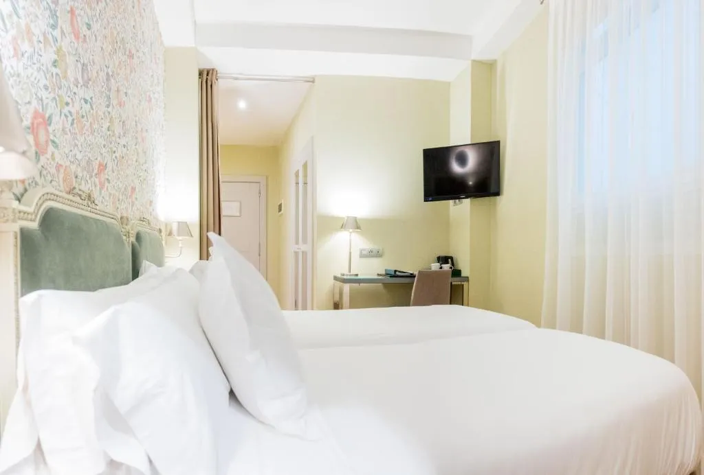 DOUBLE SINGLE USE STANDARD Room, Hotel Meninas, Madrid