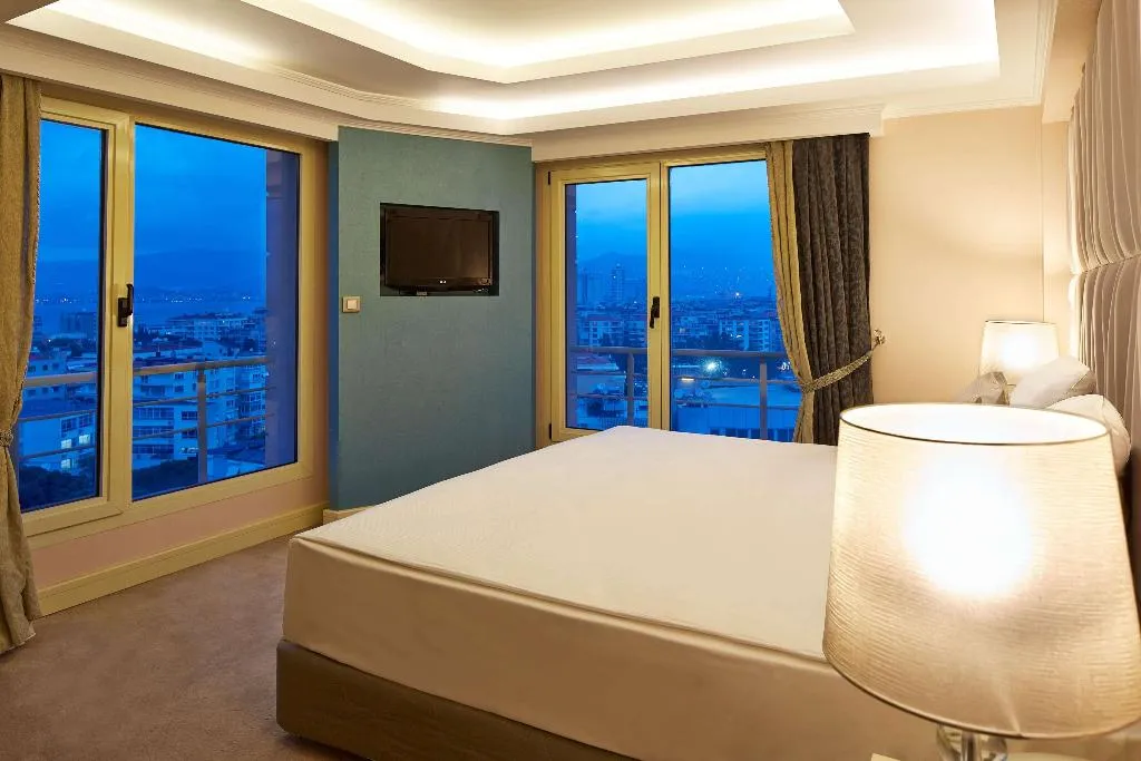 Room, DoubleTree By Hilton Izmir Alsancak, Izmir
