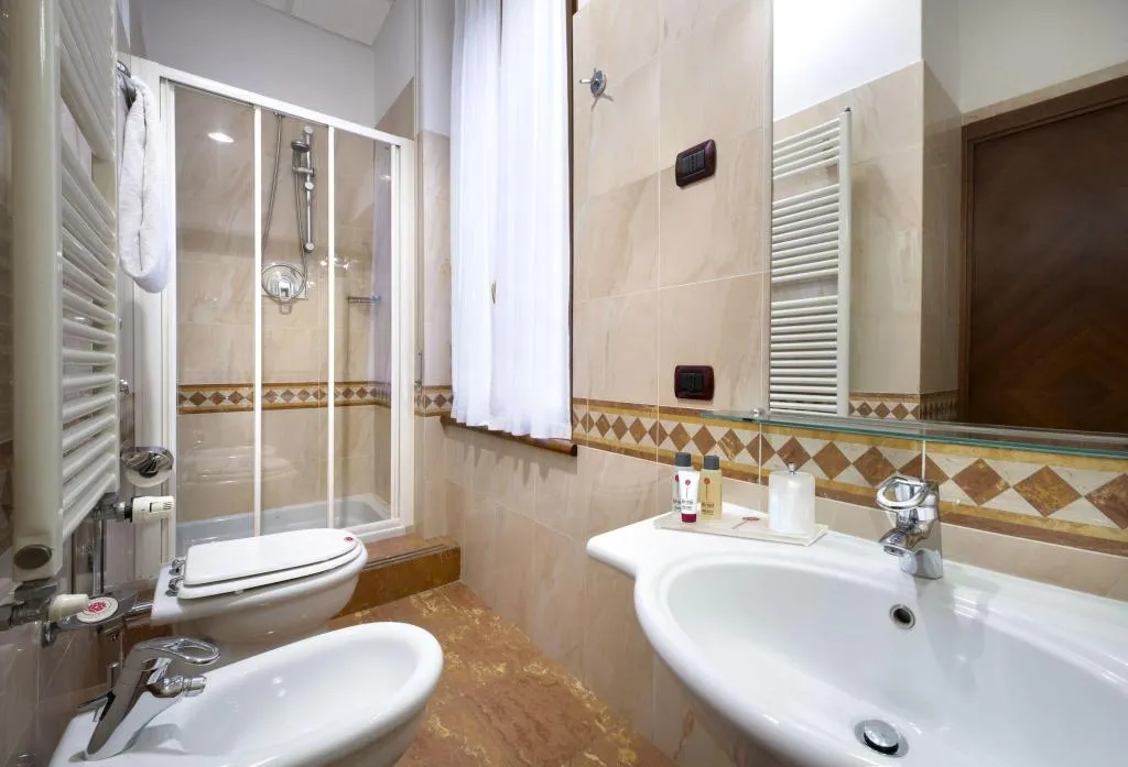 TRIPLE STANDARD Room, Lancaster Hotel, Milan