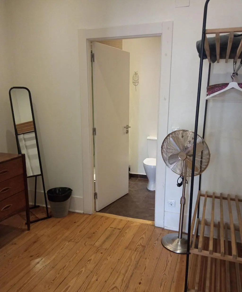 Room, Happy @ Chiado, Lisbon