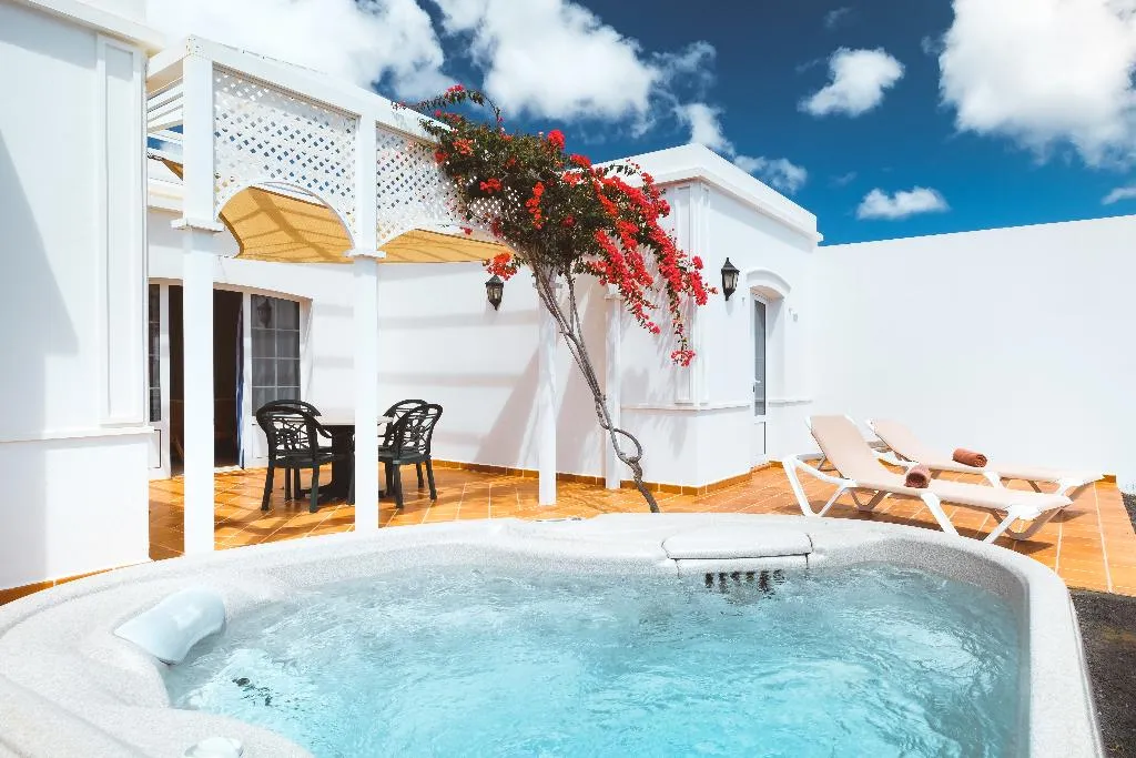 BUNGALOW CAPACITY 1 Room, Apartamentos LIVVO Coloradamar, Lanzarote