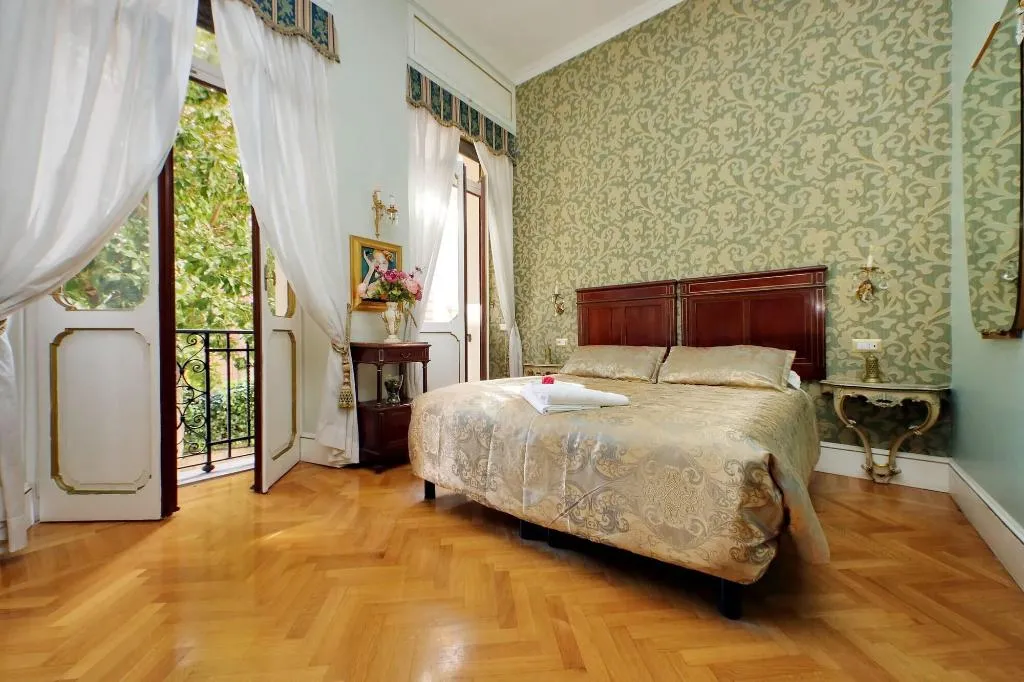 Room, Domus Monamì Luxury Suites, Rome