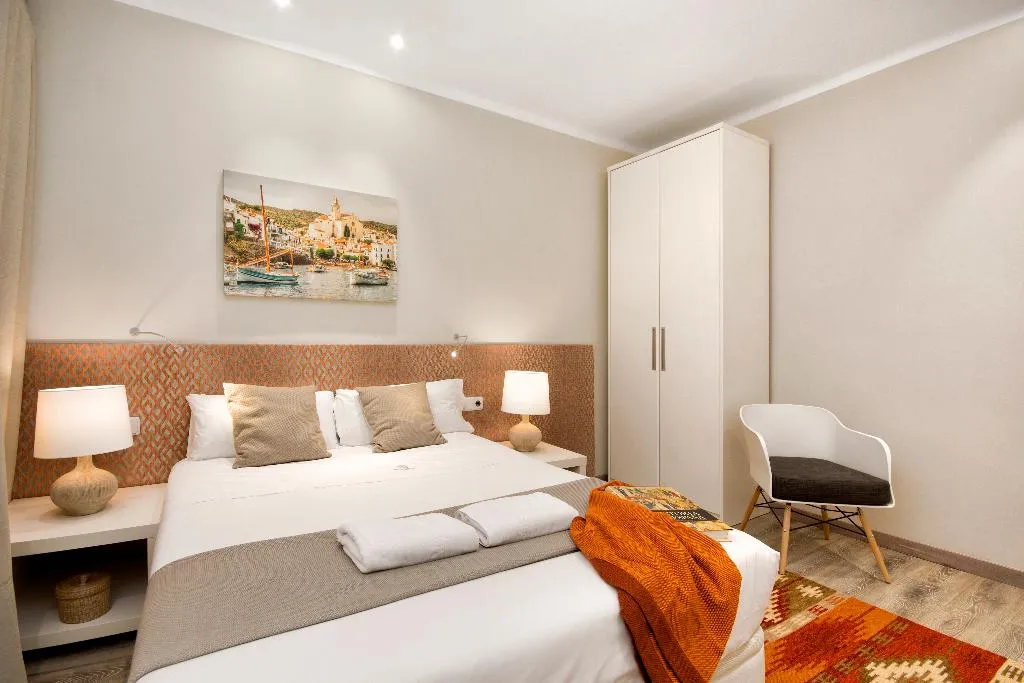 APARTMENT THREE BEDROOMS Room, Mercedes Heritage Apartments, Barcelona